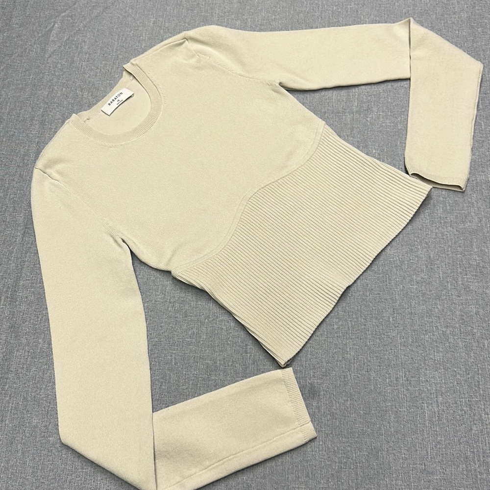 Aritzia Babaton Cropped Ribbed Long Sleeve Off-white Sweater Top XS
